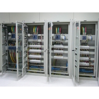 LED智能配电箱（RF-LM200-*-P)  功率/电流（KW/A)  20KW/40A  50KW/100A  100KW/200A  150KW/320A  电压/频率（V/Hz）  三相220V-380V / 50-60Hz  